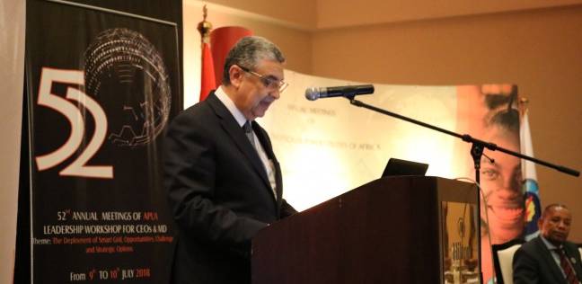 شاكر: إنشاء أول محطة بالشرق الأوسط لتوليد الكهرباء من المحطات المائية
