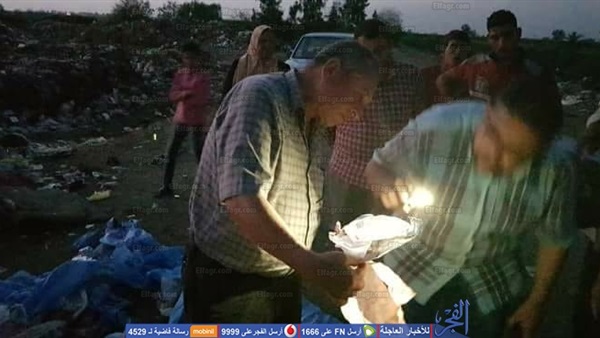 حملة تكشف نفايات طبية خطرة بشوارع شربين (صور)
