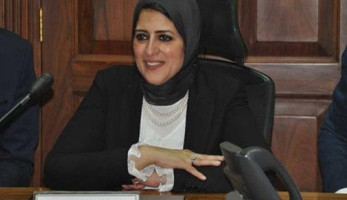 نائب لوزيرة الصحة: أنا شايفك اتخضيتى.. ماتشليش هم يابنتي