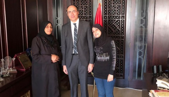 السفارة المصرية في سوريا تخرج عائلتين مصريتين من 'الغوطة الشرقية'