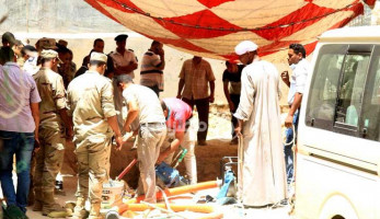 بالصور .. بحضور قوات الجيش للتأمين .. ماذا فعل الأمين العام للمجلس الأعلى للآثار لإنهاء الجدل حول «الزئبق الأحمر» بتابوت الإسكندرية!