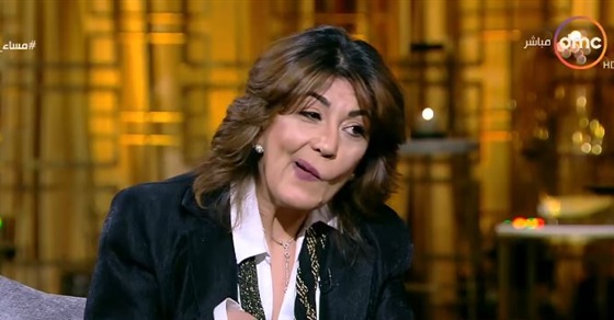 سماح أنور تقلد المعزول محمد مرسي بطريقة ساخرة.. فيديو