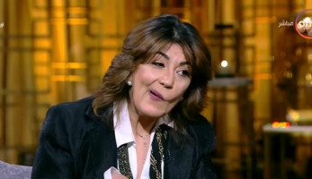 سماح أنور تقلد المعزول محمد مرسي بطريقة ساخرة.. فيديو