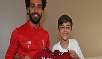 شاهد.. محمد صلاح يحقق أمنية طفل سوري