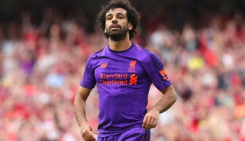 محمد صلاح ينشر صور مداعبة زملائه خلال هطول الأمطار بمران ليفربول