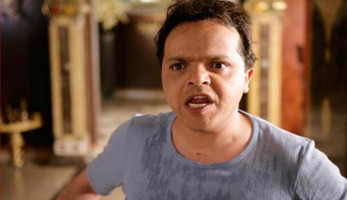 هنيدي يعود للمسرح بعد 16 عامًا.. وهؤلاء النجوم يشاركونه البطولة