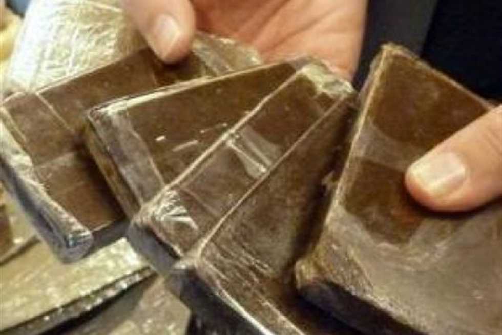 هرب وترك زوجته بالمخدرات فألقت أجهزة الأمن بالقليوبية القبض عليها