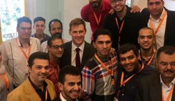 «فكك منى».. سفير بريطانيا يشيد بخفة دم المصريين.. جون كاسن: فخور بفترة عملي بالقاهرة.. المملكة تتمنى لمصر النجاح.. لهذا السبب فضلت التعامل مع المواطنين.. و«هوزع بلح رمضان في لندن»