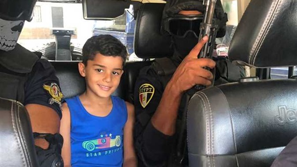 جد 'طفل الشروق المختطف' أثناء محاكمة المتهمين: سفرناه يتعالج نفسيا بأوروبا
