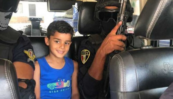جد 'طفل الشروق المختطف' أثناء محاكمة المتهمين: سفرناه يتعالج نفسيا بأوروبا