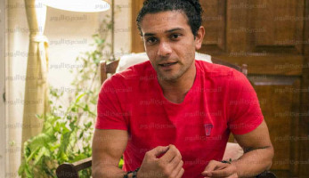 آسر ياسين: الجمهور تعاطف مع قاتل «تراب الماس» لغياب العدالة (حوار)