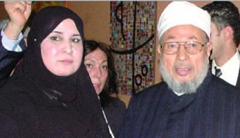 طليقة القرضاوي: لا يركز بالصلاة وأجبرني على مشاهدة فيلم إباحي