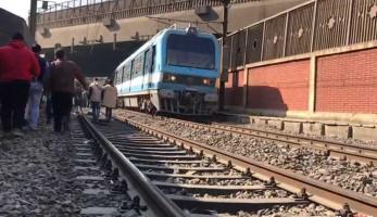 ألقت بنفسها أمام عجلات المترو.. تفاصيل محاولة انتحار طالبة بـ«عزبة النخل»