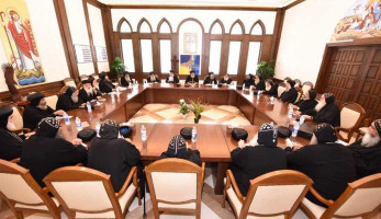 الكنيسة تبحث إجراءات قانونية ضد الخارجين عليها بعد تجريدهم