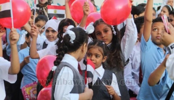 شاهد.. ارتفاع أسعار الزي المدرسي.. والتجار: «الزيادة 30%»