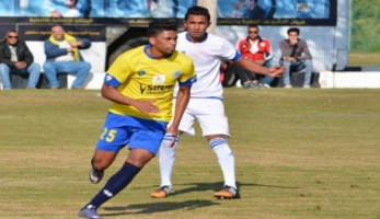 الزمالك يوضح حقيقة التعاقد مع نجم الأهلي السابق