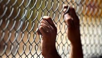 حبس موظف بالمعاش عاشر طفلته جنسياً  بـ 15 مايو