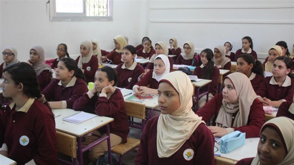 انطلاق الدراسة.. تفعيل دور الأخصائي الاجتماعي وتسجيل الحضور إلكترونيا