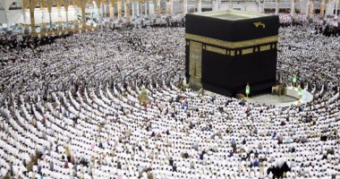 اللجنة العليا للحج توصى بفتح موسم العمرة مبكرًا.. وتؤكد: يخفض الأسعار 30%