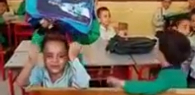 عم "التلميذ الباكي" لـ"الوطن": "ذكي جدا وقدمه المكسورة سبب طلبه النوم"