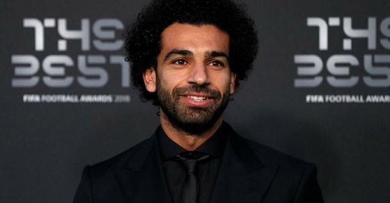 رونالدو يوجه رسالة لمحمد صلاح عقب فوزه بجائزة أفضل هدف في العالم