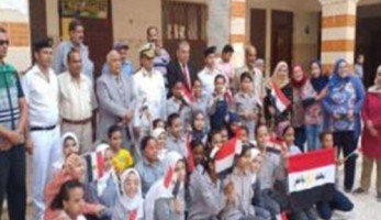 ضباط الشرطة يسددون المصروفات الدراسية لغير القادرين