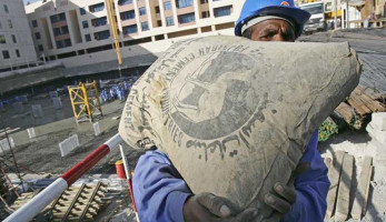 شركات الأسمنت في أزمة مع زيادة المعروض بالسوق وتراجع جاذبية التصدير