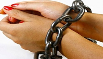 المتهمة بتصوير عشيقة زوجها عارية بالشرقية: «كانت عايزة تخطفه مني»