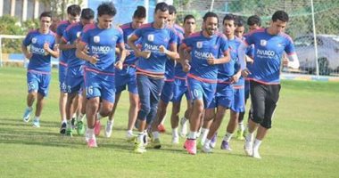الحكم محمد أبو خاطر يحرر محضرا ضد إدارى فاركو بسبب واقعة التعدى