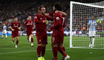صلاح يقود ليفربول لفوز صعب أمام هيديرسفيلد.. ويواصل مطاردة «السيتي»