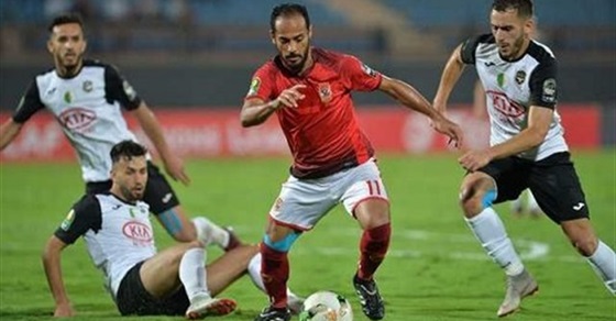 وليد سليمان أيقونة الأهلى.. أخرج من فمك نار حتى تنضم إلى منتخب مصر