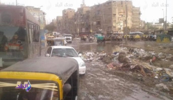 غرق شوارع شبرا الخيمة بسبب انفجار ماسورة مياه في أم بيومي.. صور
