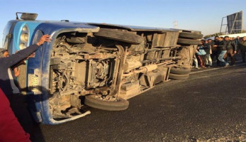 ننشر أول فيديو لانقلاب أتوبيس مدرسي أعلى كوبري الرحاب