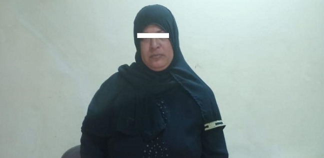 «المرأة والشاكوش».. «عائشة» تهشّم رأس طليقها: «ضربته لحد ما مخه طار»
