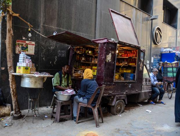 حارة الصوفى.. الوجوه السمراء تجتاح وسط القاهرة