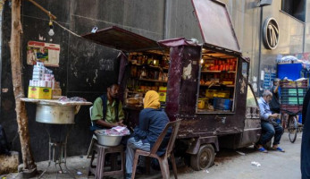 حارة الصوفى.. الوجوه السمراء تجتاح وسط القاهرة