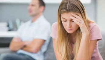 علاقة مريبة بين زوجي وخالته.. كلام زوجة لمحكمة الأسرة