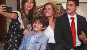 هنا شيحا تنشر صورة لأولادها من عقد قرانها على أحمد فلوكس