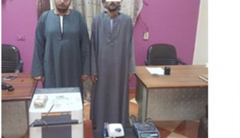 القبض على متعاملين في الذهب الخام متلبسين بحيازة 286 جرام في أسوان