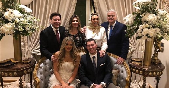 سبب غريب وراء حذف هاني شاكر صور خطوبة ابنه