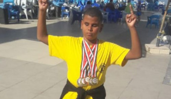 محمد حسن.. طفل كفيف يفوز ببطولة الجمهورية  للسباحة