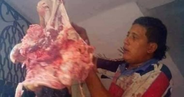 "أيام الكحرتة".. شاهد صور حمو بيكا أثناء عمله بالجزارة وعربية الكسح قبل الشهرة