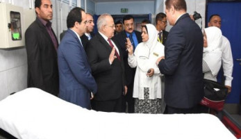 الخشت يكافئ أخصائية تمريض منعته من دخول وحدة القسطرة دون ملابس التعقيم