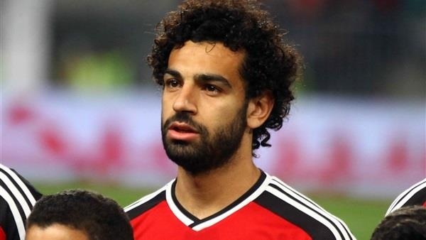 شاهد.. السفير الإسرائيلي يستفز المصريين بصورة مع 'محمد صلاح'
