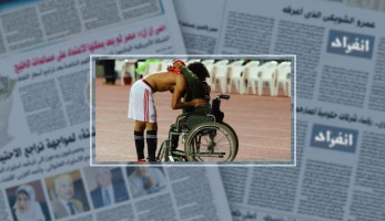 محمد الننى يهدى شابا من ذوى الاحتياجات الخاصة قميصه.. وأيمن يونس: تصرف نبيل