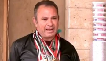 أبطال العالم على الرصيف.. «بطل الكاراتيه» بائع كشري.. «أفضل لاعب كرة قدم للصم والبكم» تاجر فاكهة.. «الأول في الجودو» بائع بلح.. و«نجم المصارعة» عامل في مطعم شاورمة (صور)