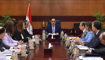 رسوم جديدة على المكالمات الهاتفية والسكك الحديدية لصالح أعمال الخير