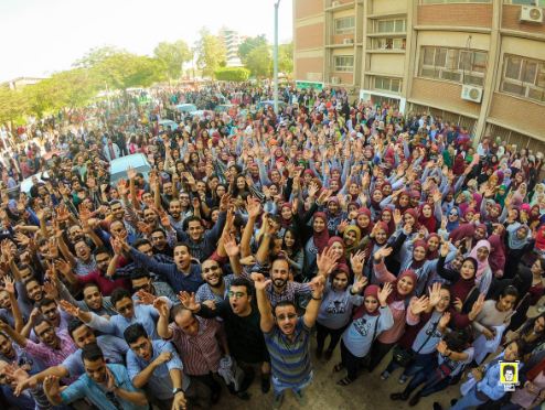 طلاب طب أسيوط يرقصون على مهرجان لـ"حمو بيكا".. ورئيس الجامعة يرد (فيديو)