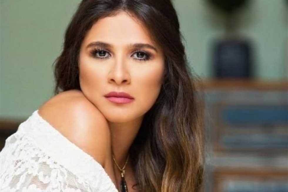 طلاق ياسمين عبدالعزيز من رجل الأعمال محمد حلاوة