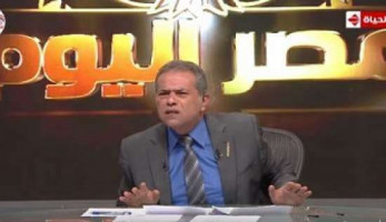 عكاشة عن تقاضي فنانة 50 مليون جنيه في المسلسل: "بتخترعي الذرة يا أختي"